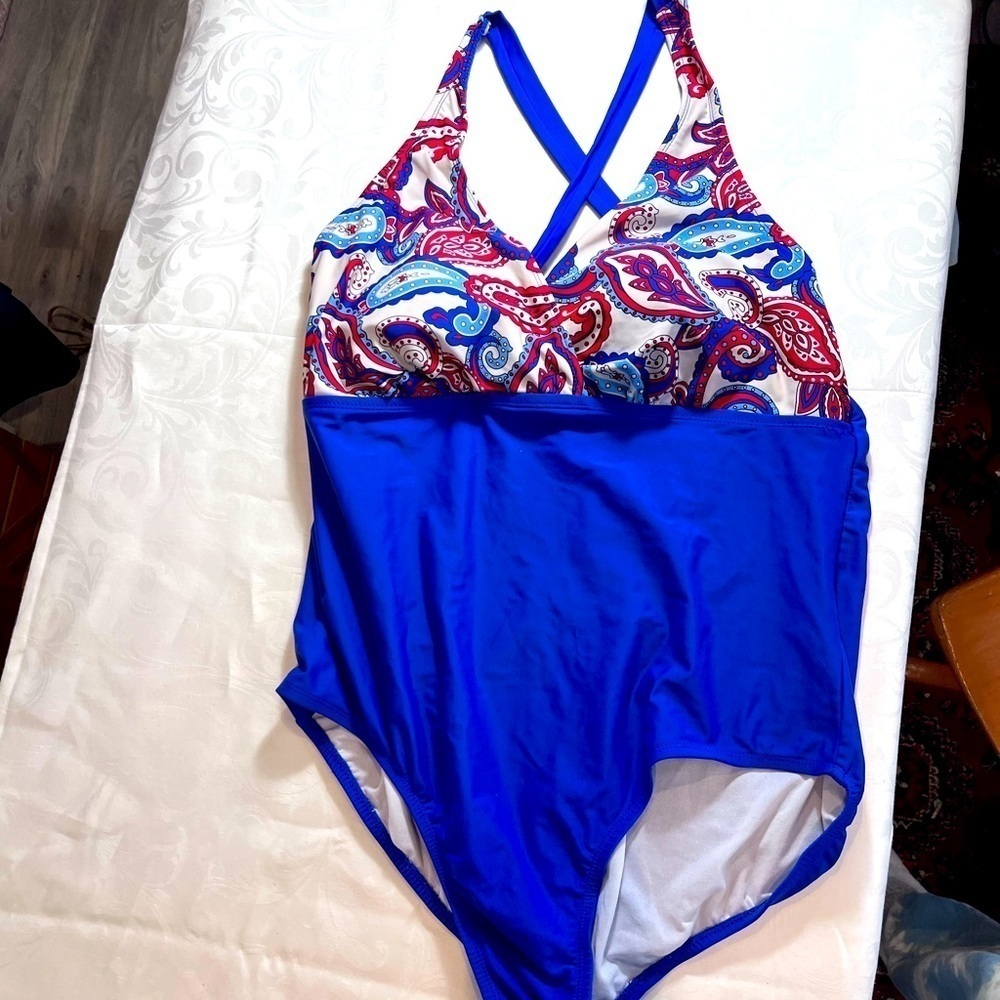 Catalina Women’s One Piece Bathing Suit Paisley and Royal Blue Size 2X
